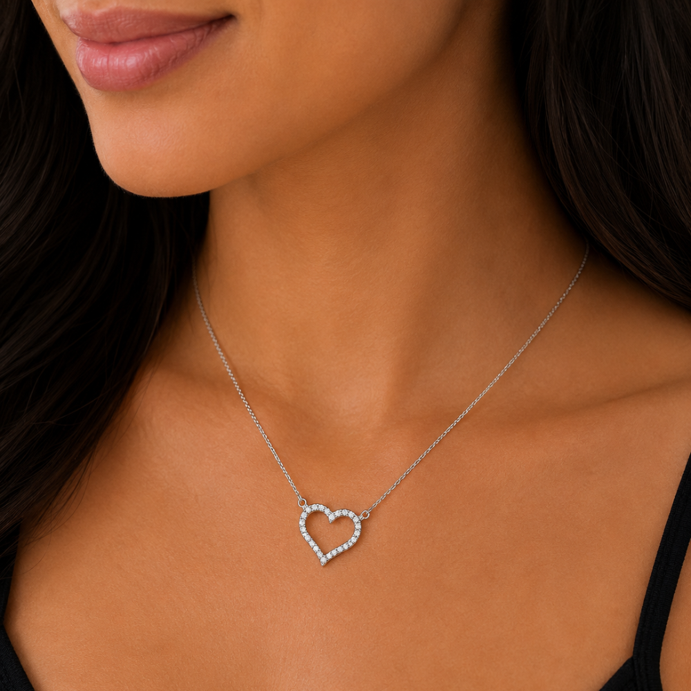 Colar Coração Vazado Cravejado Prata