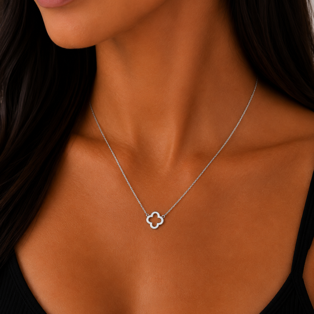 Colar Trevo Madrepérola em Aço Inox